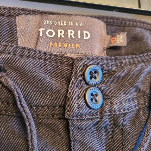 Torrid Premium Cropped Twill Pants with Gathered Ankle Ties - Picture 7 of 11